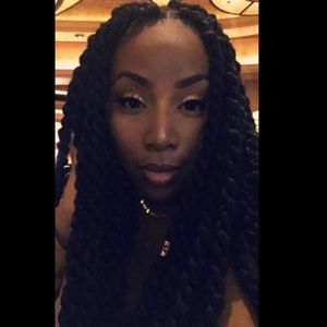 Meet your Posher, Alicia